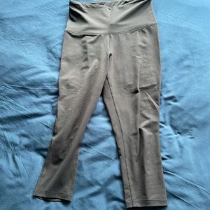 Amazon Basics Cropped Leggings